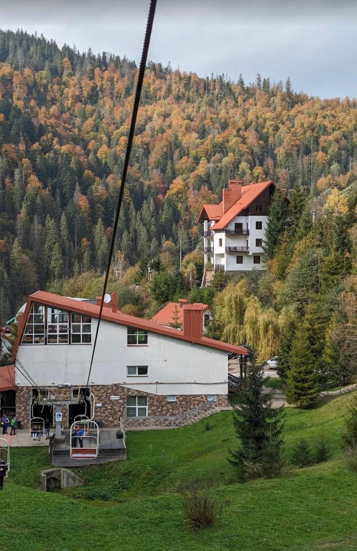 Біля Витягу Slavske Buitenkant foto