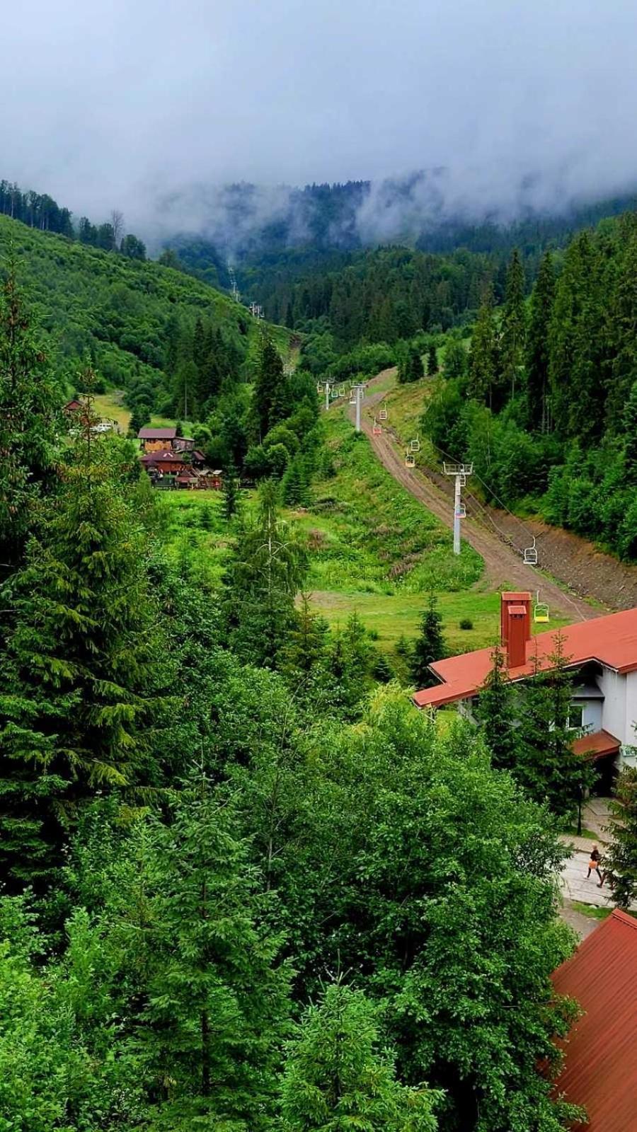 Біля Витягу Slavske Buitenkant foto