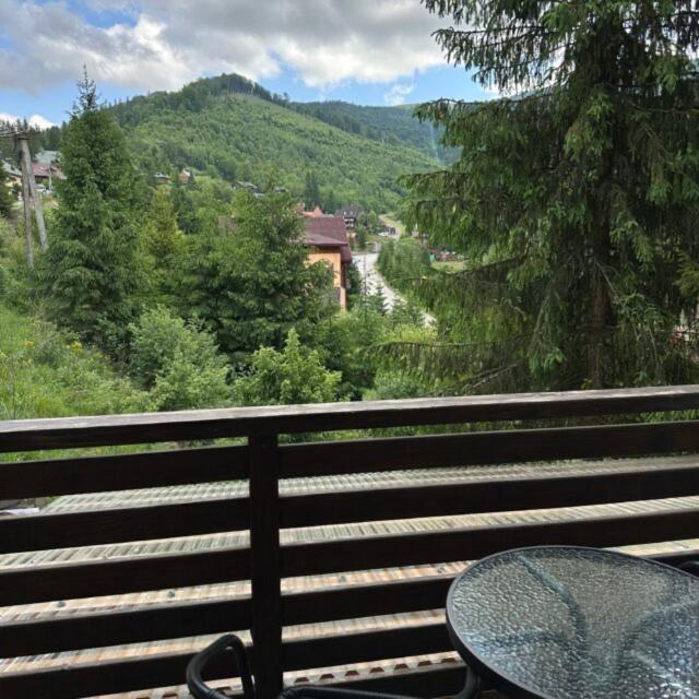 Біля Витягу Slavske Buitenkant foto